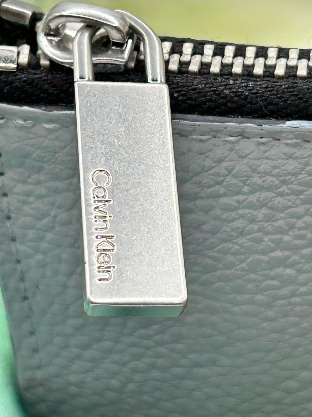 Calvin Klein Pebbled Leather Zip Credit Card Wallet Gray & Purple Leather NWOT